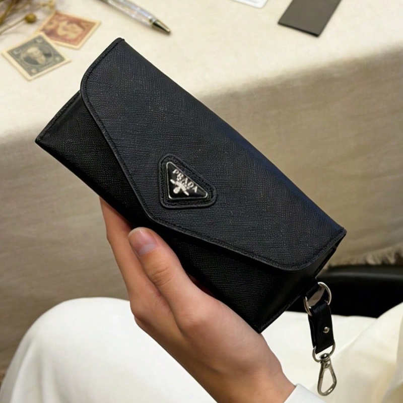 Черный кожаный футляр для очко – обзор и цена Luxury Bags Consignment