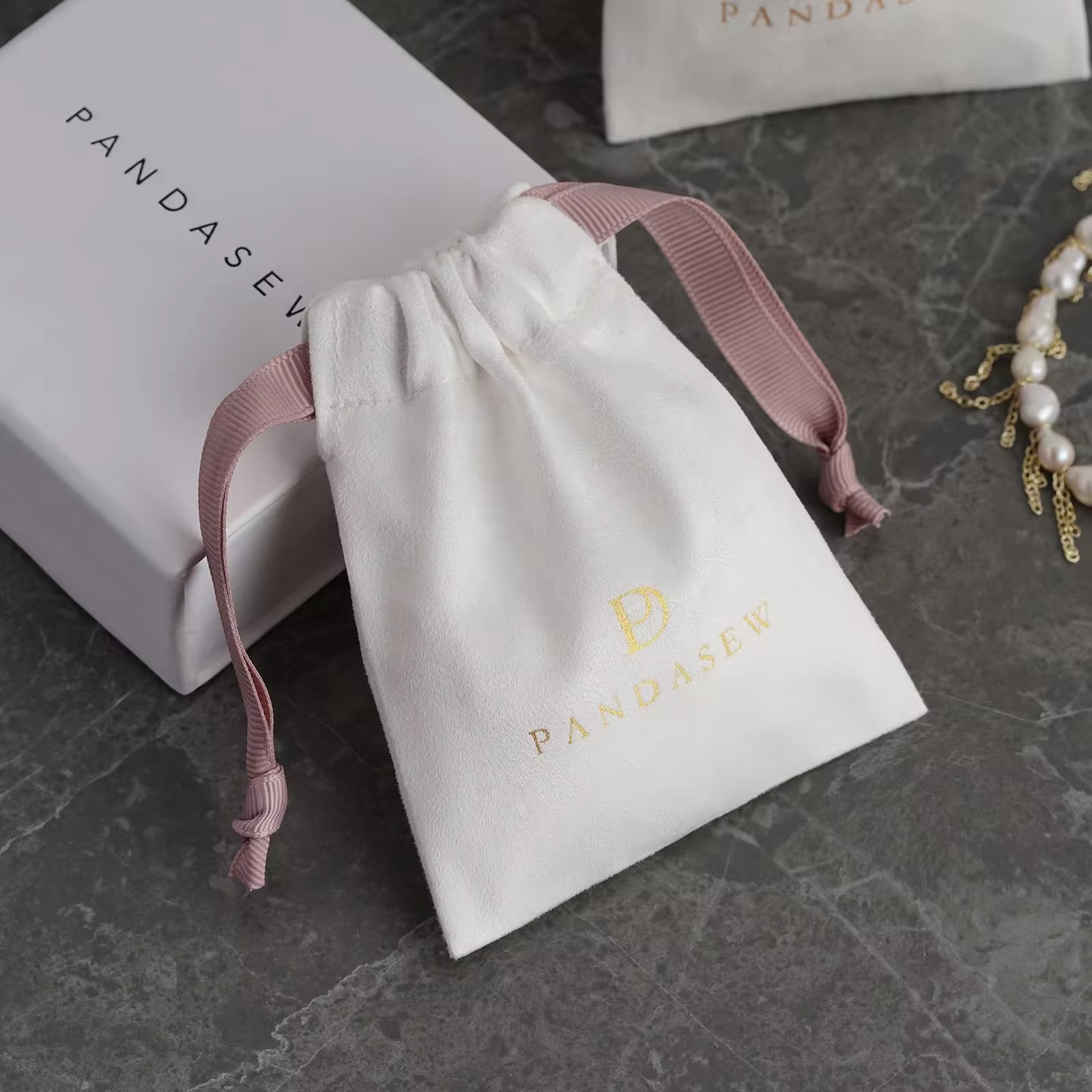 Подарочный мешочек из замши с  – обзор и цена Luxury Bags For School